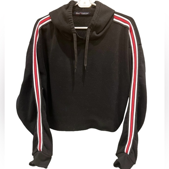 Roma Concept - Black Cropped Hoodie with Red strips - Size Large - Picture 1 of 9